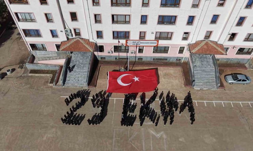 Öğrencilerden 29 ekim kutlamasında birlik mesajı