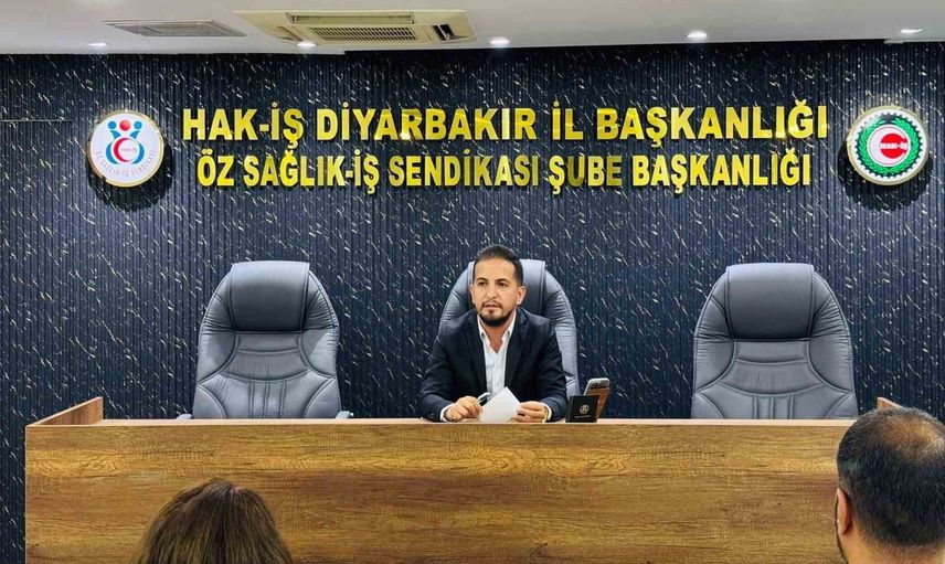Hak-İş il başkanı Mehmet Aküzüm'den gazetecilere takdir ve kutlama