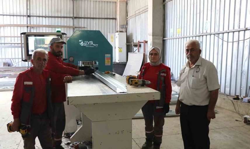 Kadın kaynakçı Oltu'nun demirine 30 yıldır şekil veriyor