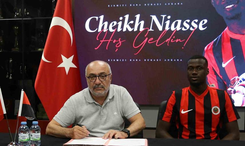 Gençlerbirliği'ne orta saha takviyesi: Cheikh Niasse sezon sonuna kadar