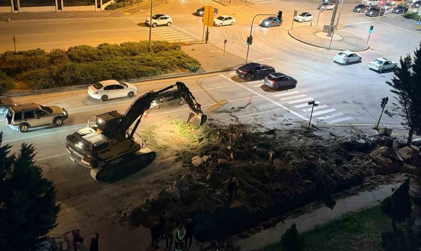 Mahallenin gölgesinde kaybolan ağaçlar: Etimesgut'ta yol çalışması tartışma yarattı