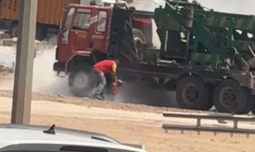 Viranşehir'de aracın alev alışı istasyon çalışanlarının hızlı müdahalesiyle durduruldu