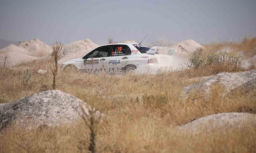 Kapadokya'nın tozu ve hızın ritmi: Sarıhıdır etaplarında ralli devam ediyor