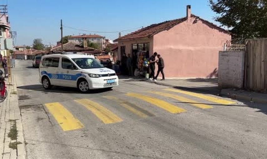 Edirne'de 8. sınıf çantasında kurusıkı tabanca bulundu