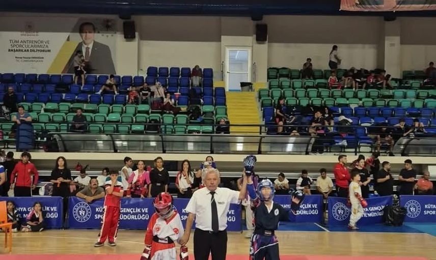 Burdurlu kick boksçular Zafer Kupası'nda 10 madalya ile döndü