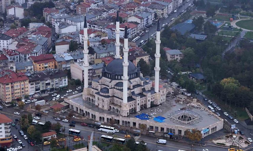 Sivas'ın silueti yeniden şekilleniyor: Merkez Camii ilk ezanıyla dikkat çekti