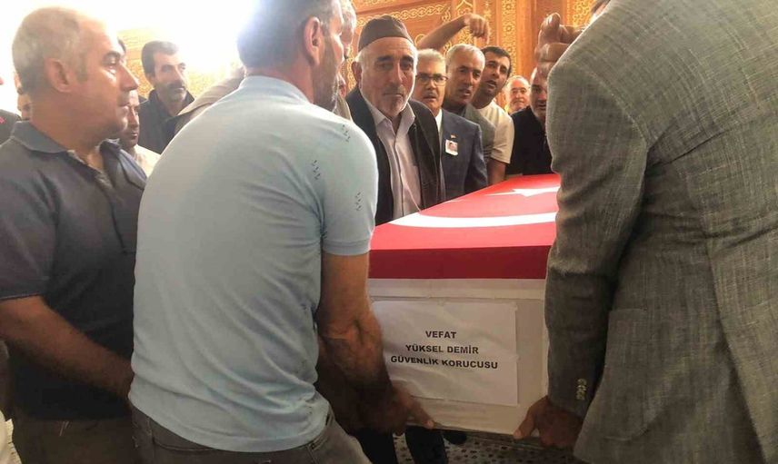 Sergele üs bölgesinde fenalaşan korucu için son tören