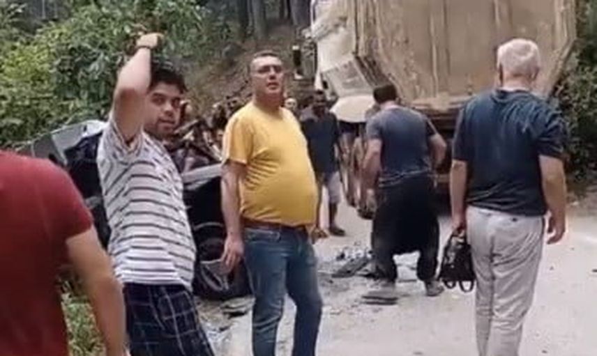 Erzin ile Zorkun arasındaki yolda çarpışma: 9 kişi yaralandı