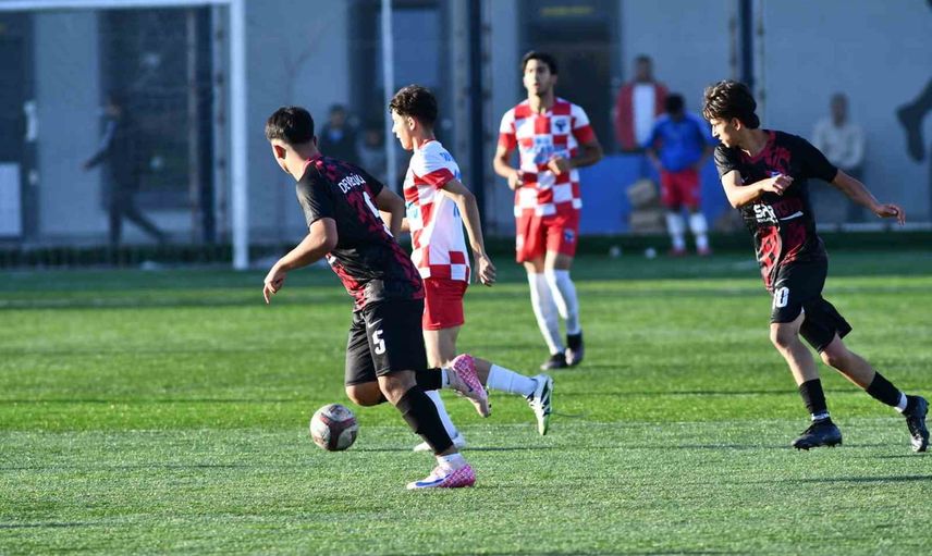 Sungur FK genç takımı farklı skorla ilk galibiyetini aldı