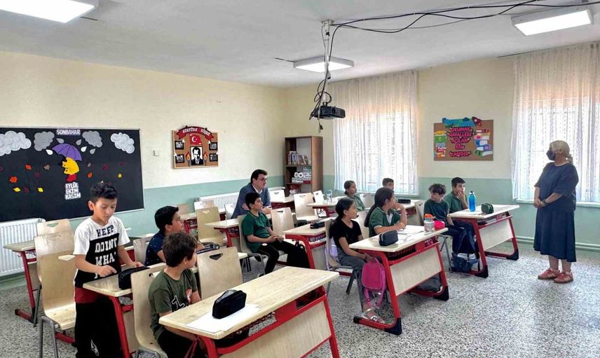 Kaymakam Hüseyin Şamil Sözen okullarda eğitim ve ihtiyaçları yerinde inceledi