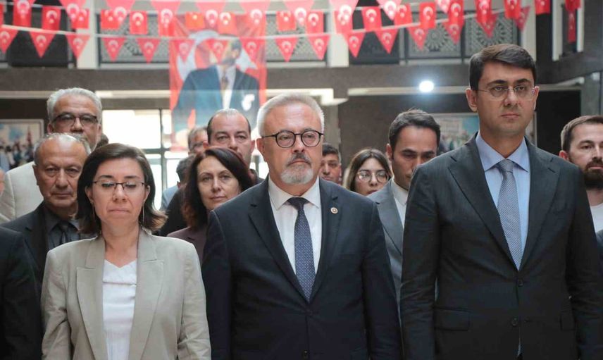 Uşak'ta ahilik haftası: 46 yıllık terzinin cübbesi ve esnaf dayanışması ön plana çıktı