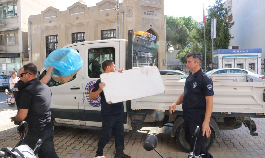 Edremit'te kaldırımlar yeniden yayalara teslim edildi