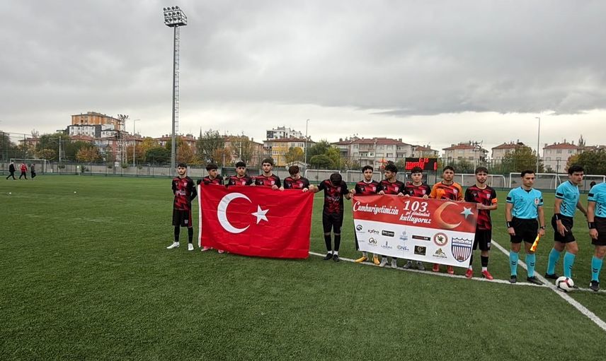 Cumhuriyet coşkusu sahaya taşındı: 1966 Turanspor'dan anlamlı kutlama