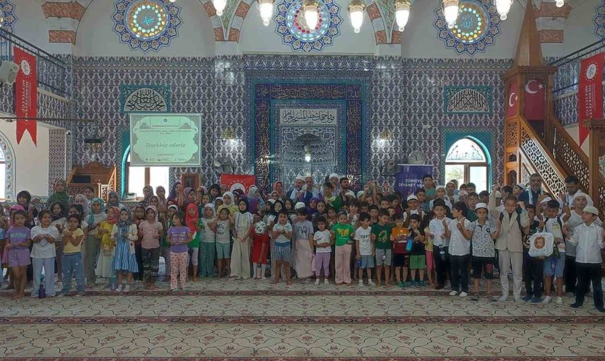 Çocukların ibadet sevgisi tuvalde ve şiirde ödüllendirildi