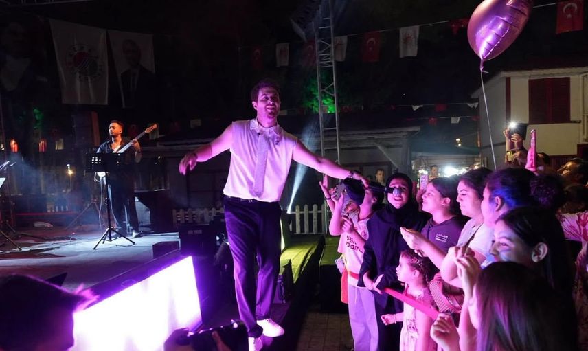 Kepez'de kültürler dokumapark'ta buluştu, finali Görkem Durmaz yaptı