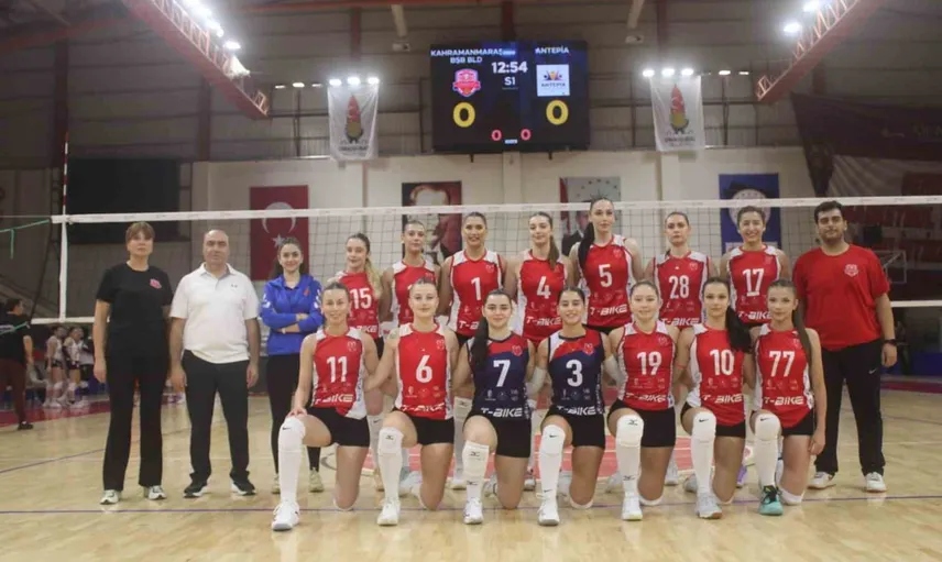 Kahramanmaraş evinde Antepia'yı üç sette mağlup etti