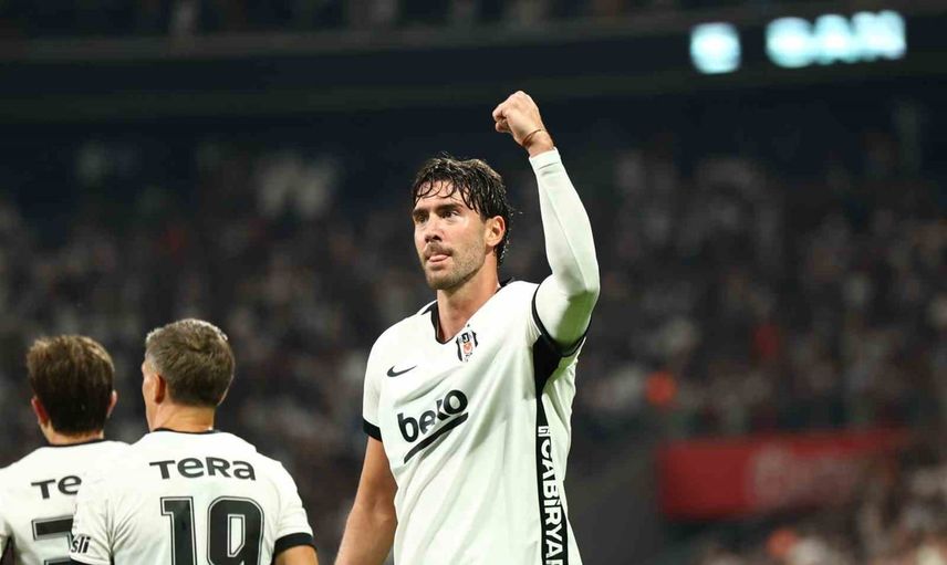 Beşiktaş'ta Dusan Vlahovic dolmabahçe'de ilk gollerini hat-trickle taçlandırdı