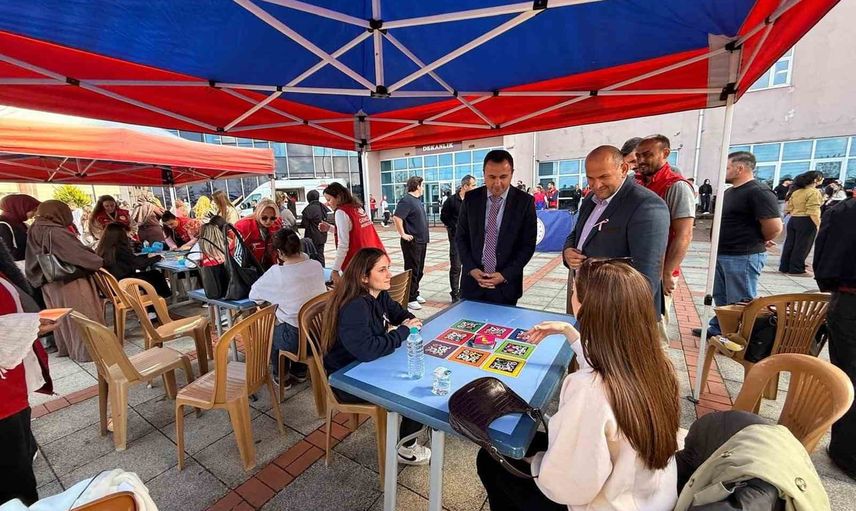 Gençler Akçakoca'da spor ve atölye şenliğinde buluştu