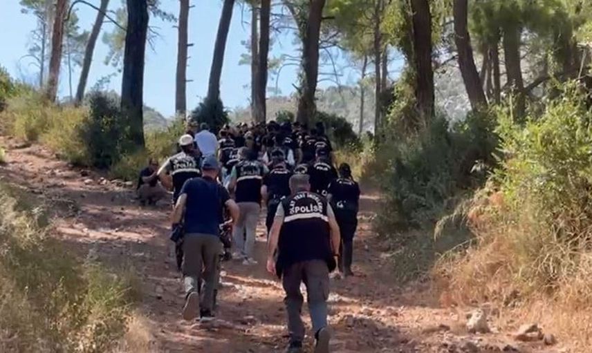 Marmaris’te Karatepe’nin işaret ettiği noktalarda 2016'ya ait silah ve mühimmat aranıyor