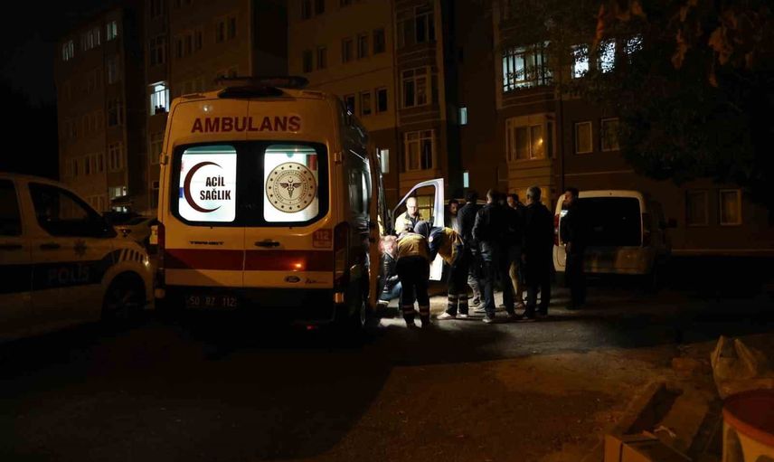 Aile kavgasında cam kırıkları iki kişiyi yaraladı