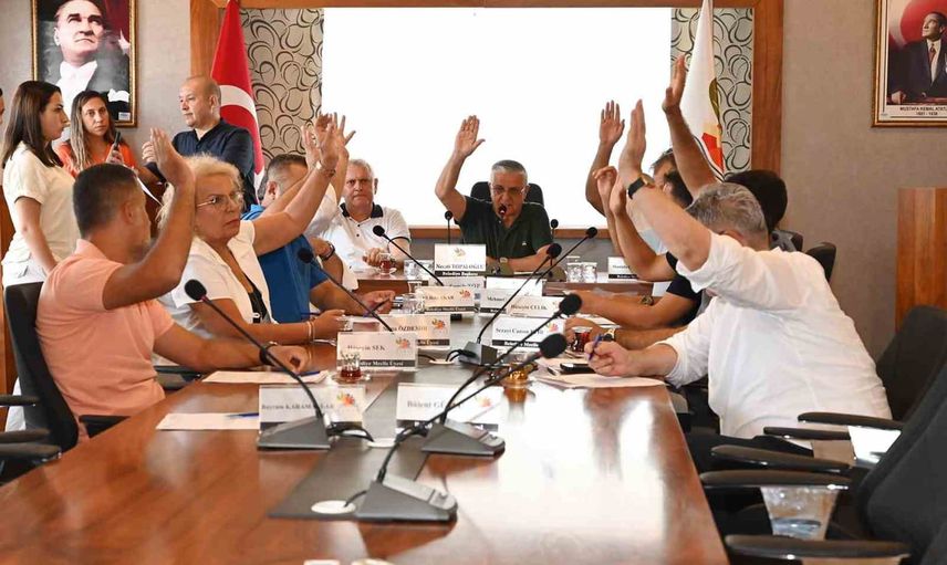 Kemer belediyesi araç filosunu güçlendiriyor: veterinerlikten temizlik işlerine yeni alımlar