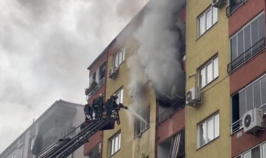 Yatalak hastanın bulunduğu dairede yangın: apartman tahliye edildi