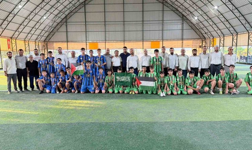 Kahta’da 450 öğrencinin teriyle şekillenen turnuvada Çağrı Camii kupayı kaldırdı