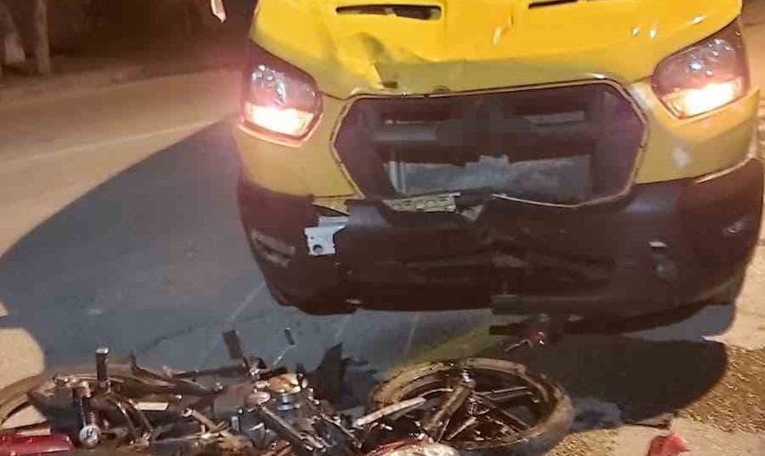 Motosikletle panelvanın çarpıştığı kaza Bolu'da: sürücü yaralandı