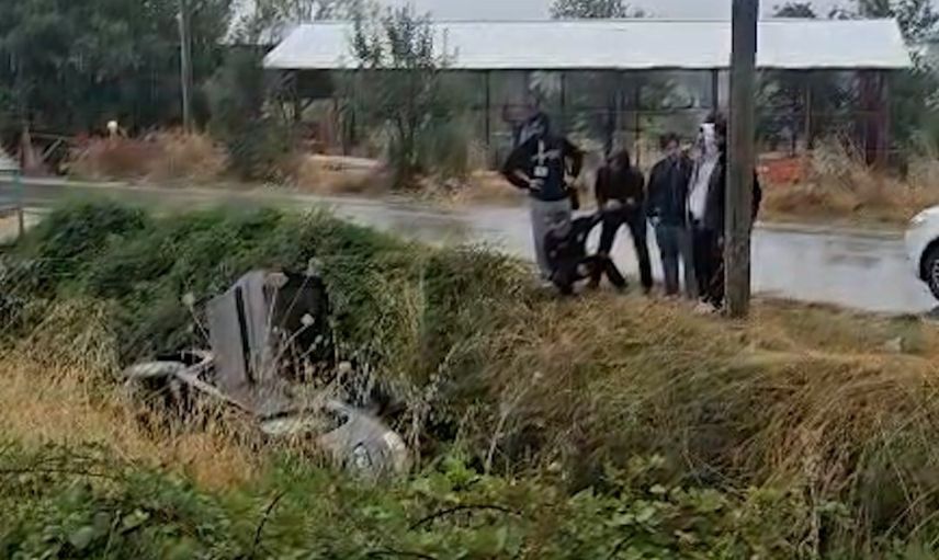 Yağışta kontrolü kaybeden otomobil sulama kanalına uçtu: 1 yaralı