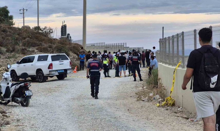 Bodrum'da kepçe ile kurtarılan kamyonet kazasında 15 yaşındaki sürücü hayatını kaybetti