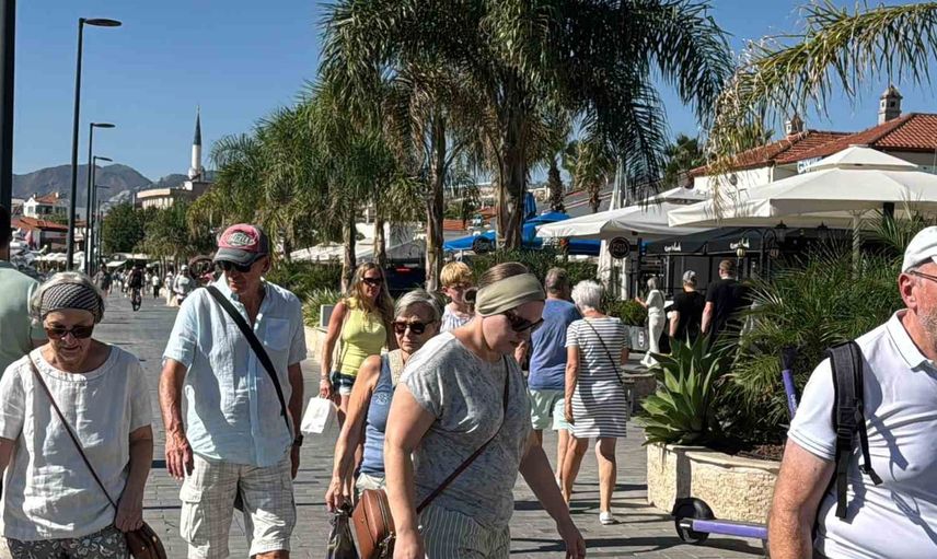 Ekim haftasında üç gemiyle 9 bin 400 turist Marmaris'i canlandırdı