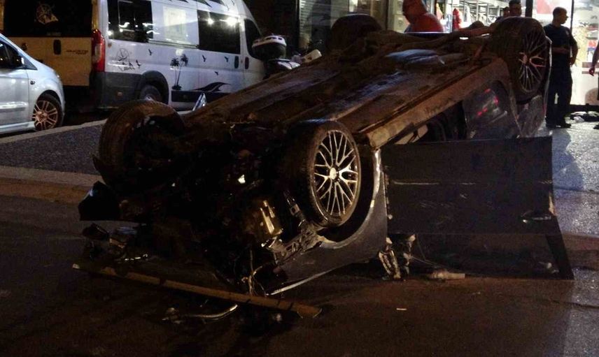 Kontrolden çıkan otomobil takla attı, motor araçtan koptu