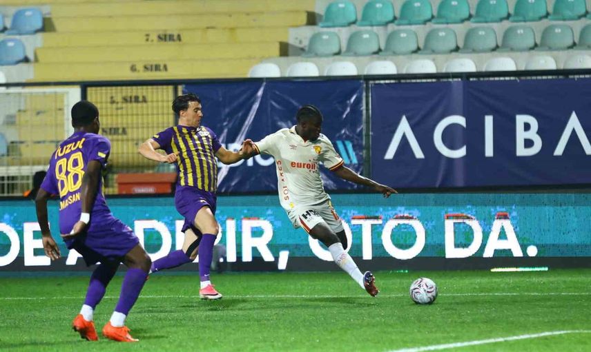 Göztepe ikinci yarıda farka gitti: Eyüpspor sahasında 4-0 yenildi