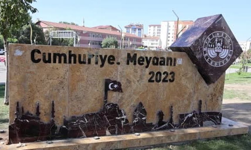Elazığ'da öğrenciler uçurtmalarla Gazze için umut mesajı verdi