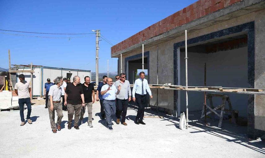Ustaoğlu İbrahimce'de cami inşaatının son aşamalarını inceledi