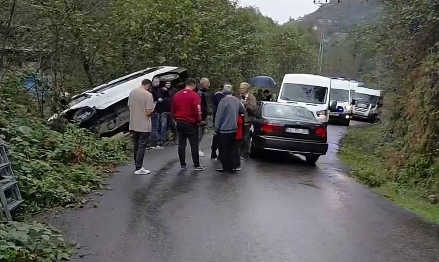 Görele'de öğrenci servisi devrildi, 5 öğrenci hafif yaralandı