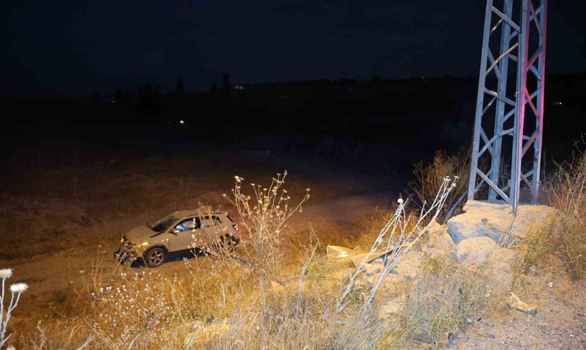 Nevşehir'de lastik patlaması sonrası araç şarampole takla attı: iki yaralı
