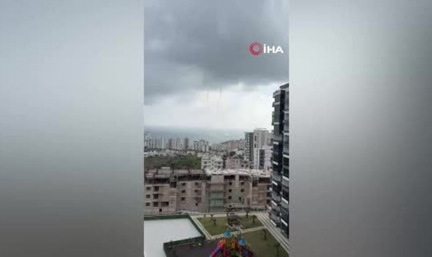 Erdemli açıklarında denizde kısa süreli çifte hortum