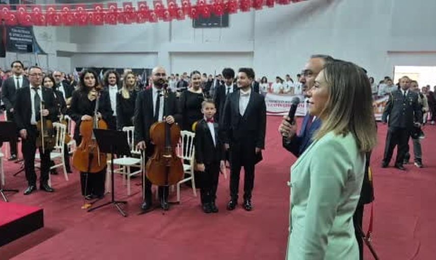 Tekirdağ'da öğrencilerin gösterileriyle dikkat çeken cumhuriyet kutlaması