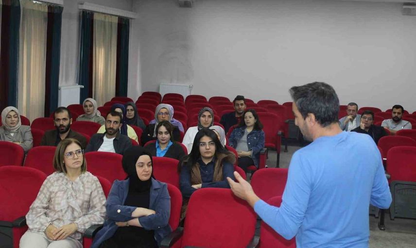 Sosyal hizmet ekiplerine Bayburt’ta aile yaşam döngüsü odaklı eğitim verildi