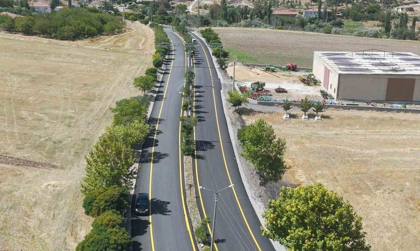Köy yolları modernleşiyor: Ağaçören Camili yolu asfalta kavuştu