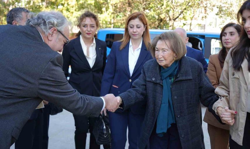 Gölcük'te Semahat Arsel adıyla 35 sınıflı modern ilkokul hizmete girdi