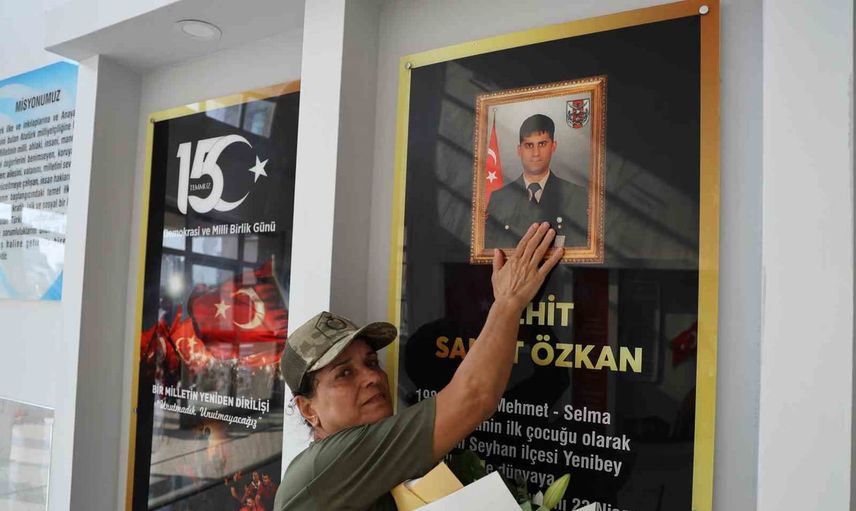Şehidin ailesi oğullarının adını taşıyan okulda öğrencilerle buluştu