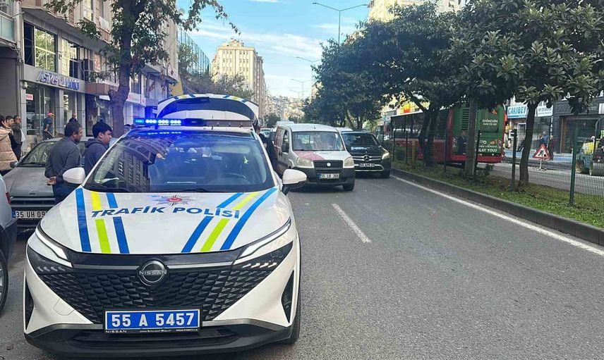 Selahiye'de motosiklet hafif ticari araca çarptı: iki yaralı