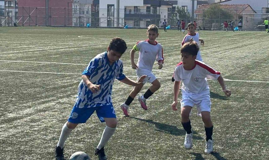 Körfez'de Sayarı anısına minikler için dostluk ve futbol şenliği
