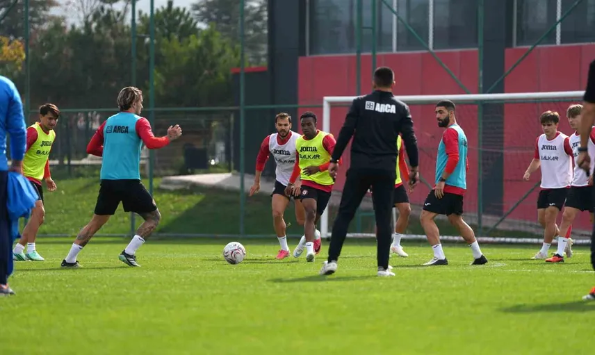 Çorum FK cumhuriyet coşkusuyla Erzurumspor sınavına hazırlandı