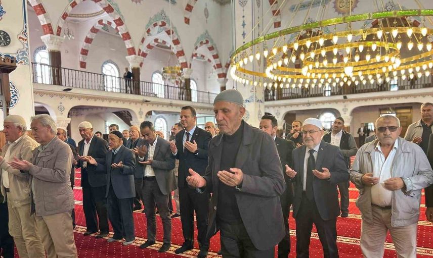 Van'da hatimlerle 15 Temmuz şehitleri yad edildi
