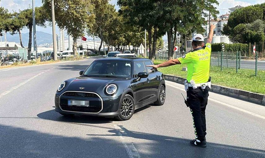 Bursa'da korsan taksi operasyonu: 415 bin liralık ceza ve 60 gün men