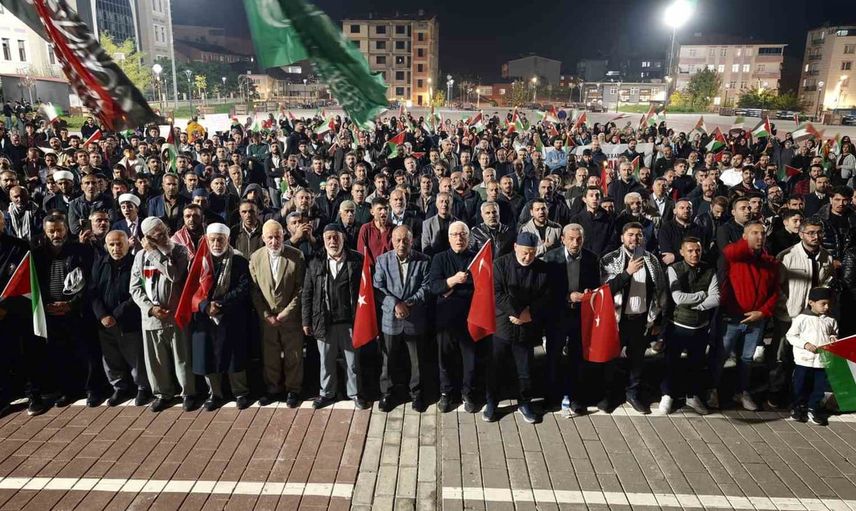 Muş'ta binlerin sessiz dua ve protesto yürüyüşü