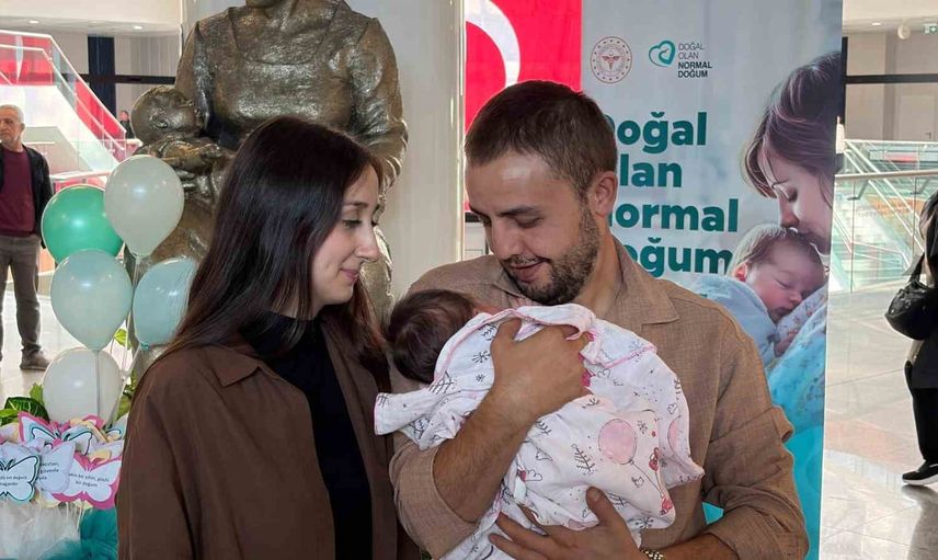 hastaneden normal doğuma güçlü destek: anne adaylarına bilgilendirme stantı açıldı